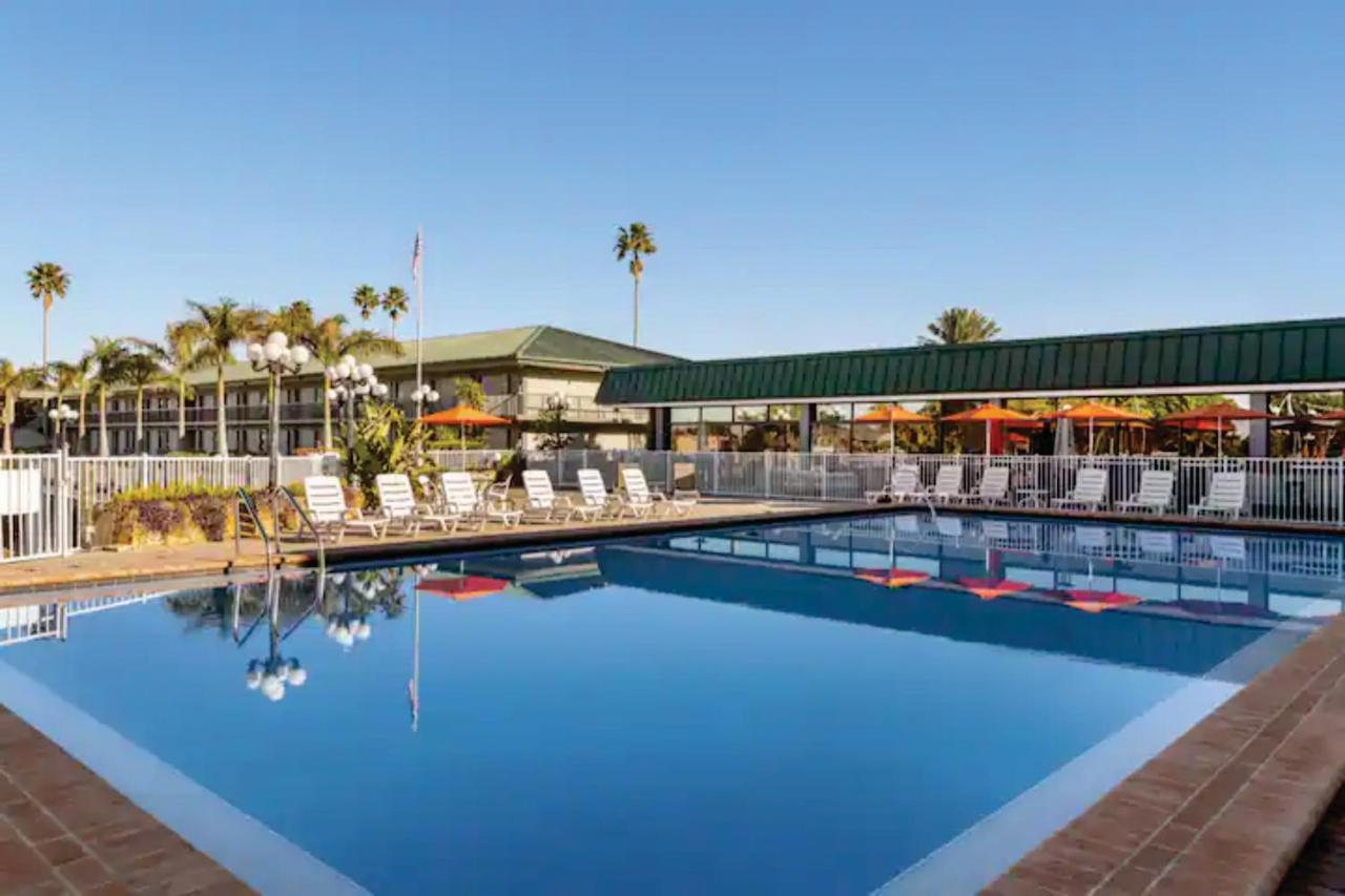 Getaway At The Marina Aparthotel South Bradenton Bagian luar foto
