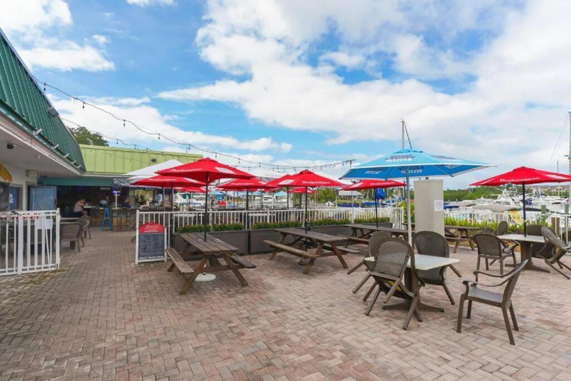Getaway At The Marina Aparthotel South Bradenton Bagian luar foto