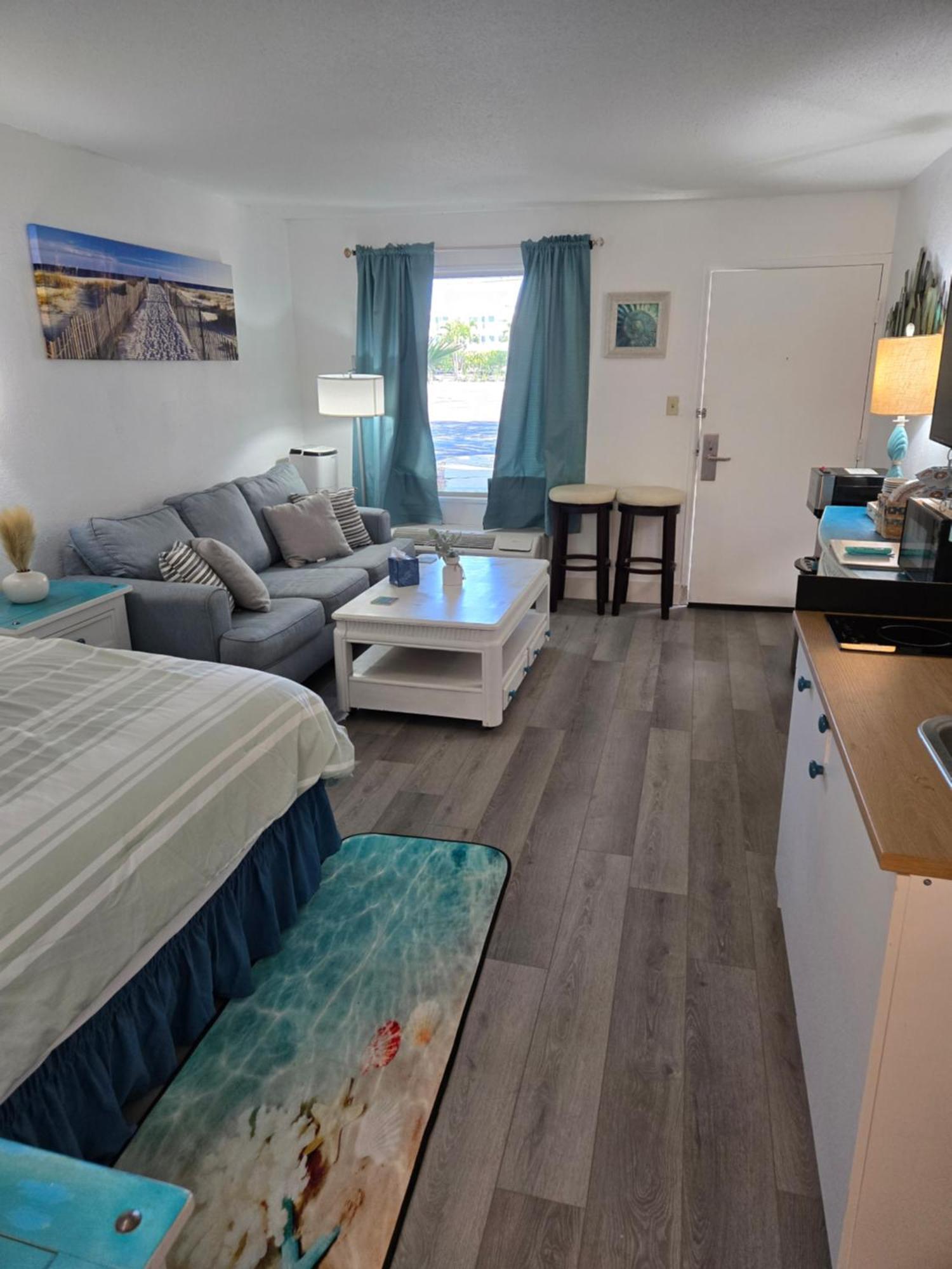 Getaway At The Marina Aparthotel South Bradenton Bagian luar foto
